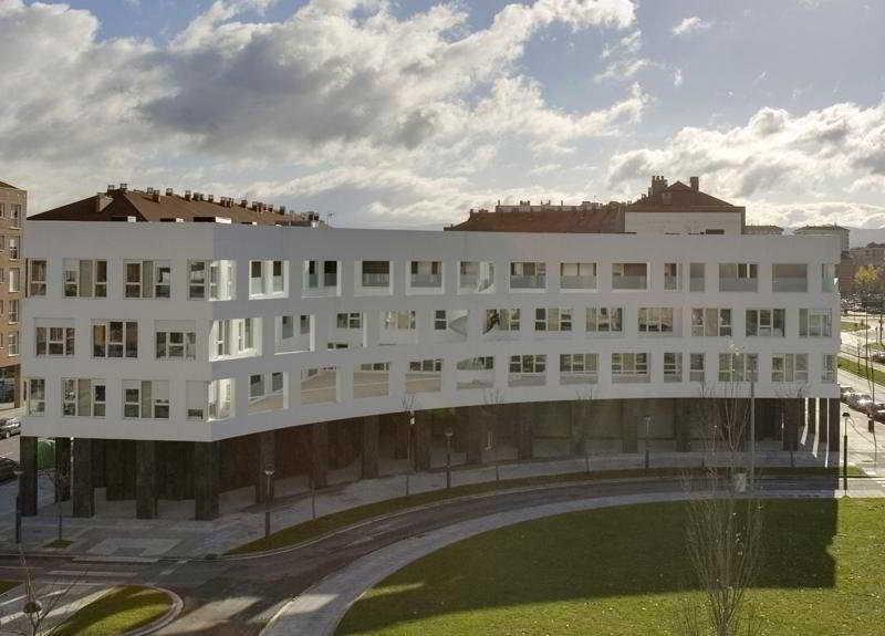 Apartamentos Irenaz Vitoria-Gasteiz Exterior photo
