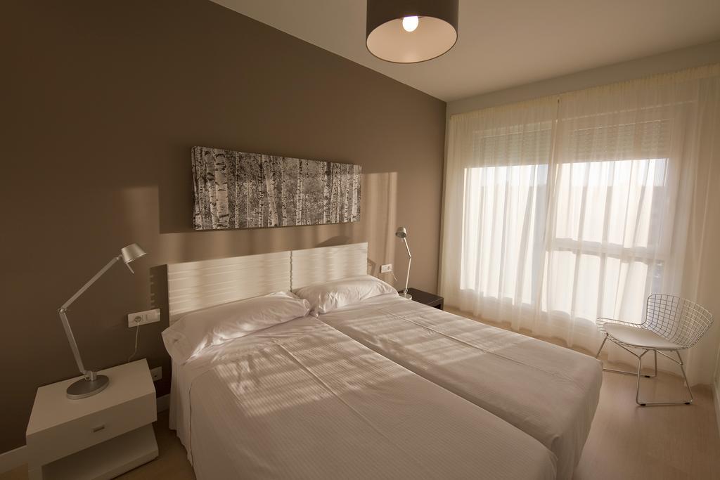 Apartamentos Irenaz Vitoria-Gasteiz Exterior photo