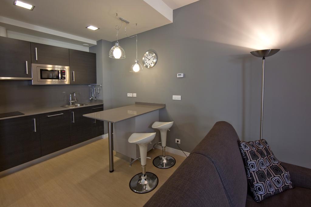 Apartamentos Irenaz Vitoria-Gasteiz Exterior photo